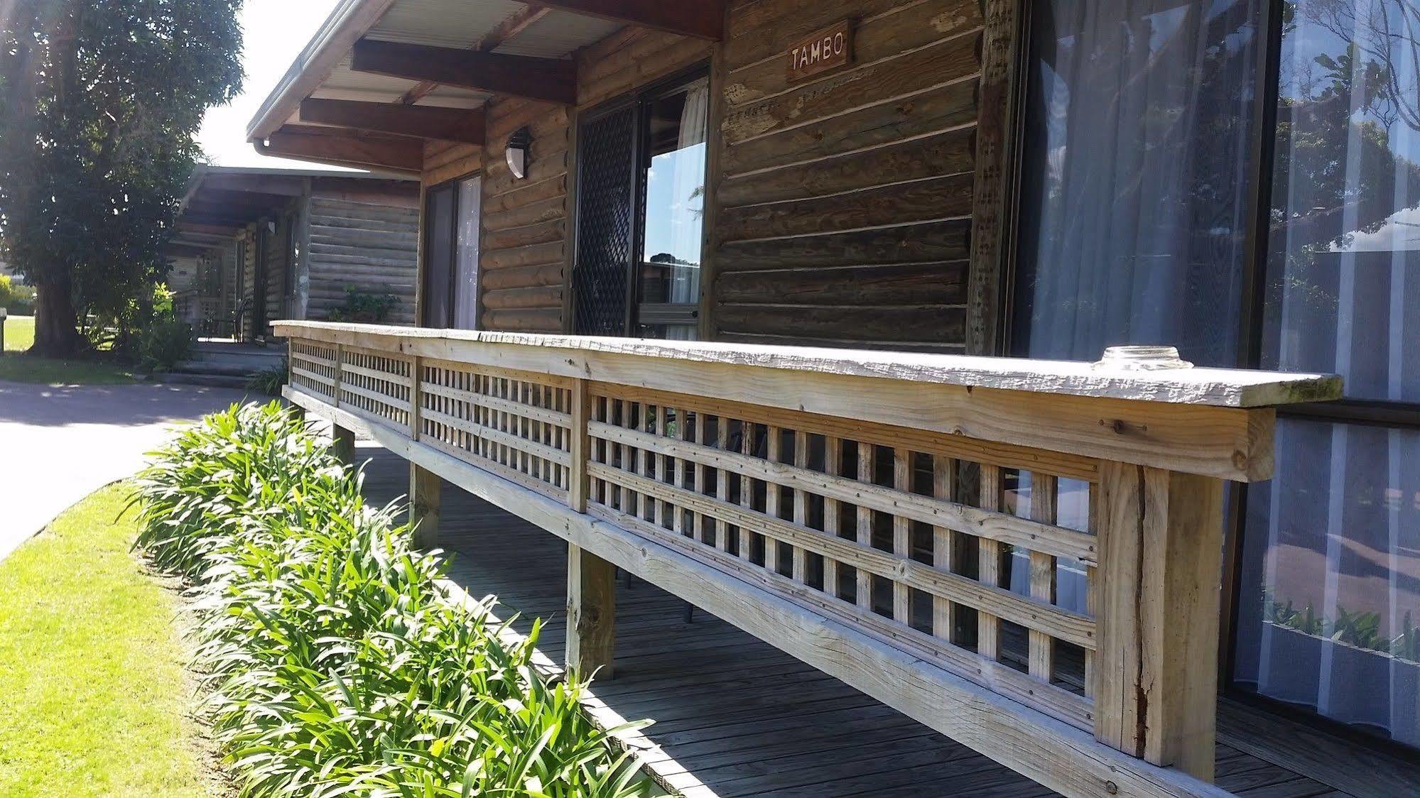 Lazy Acre Log Cabins Lakes Entrance Esterno foto
