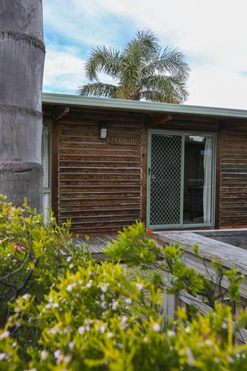 Lazy Acre Log Cabins Lakes Entrance Esterno foto