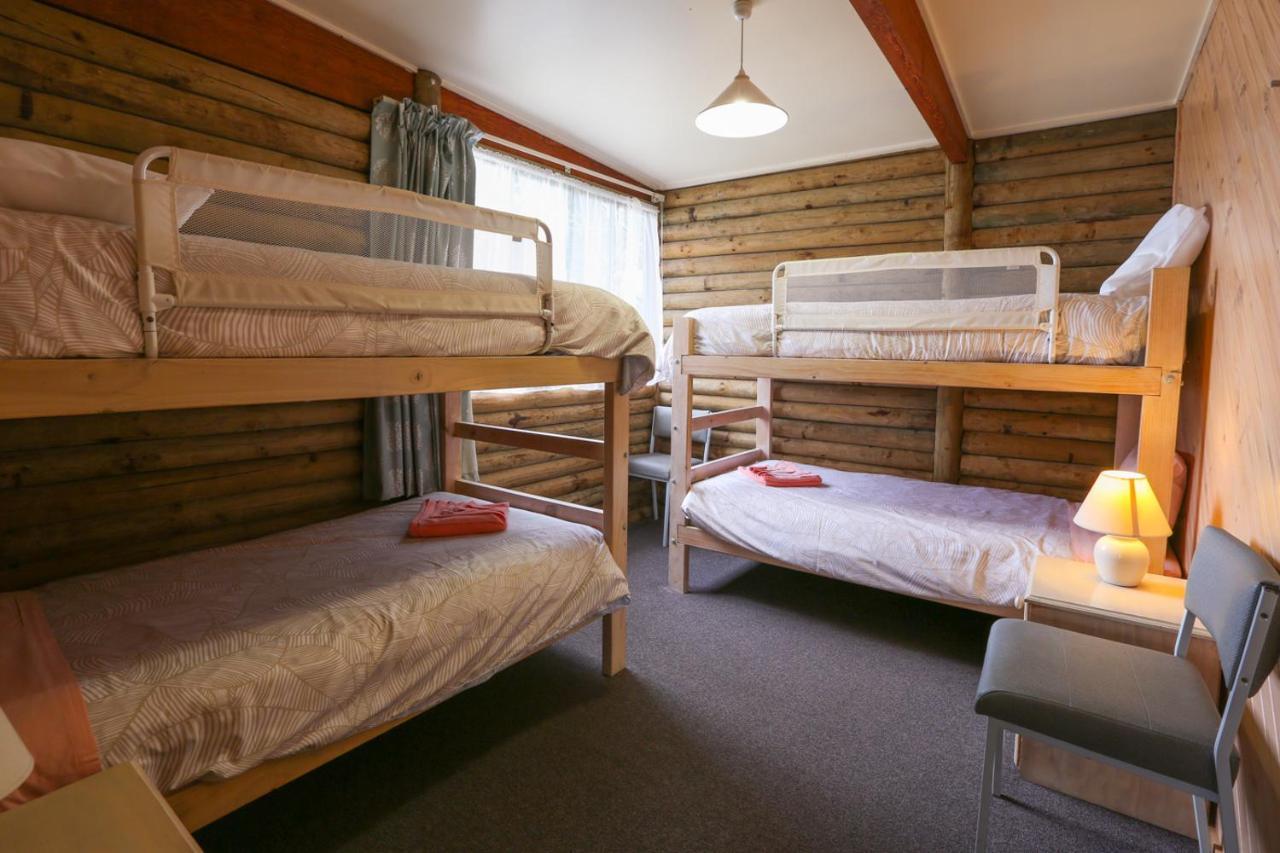 Lazy Acre Log Cabins Lakes Entrance Esterno foto