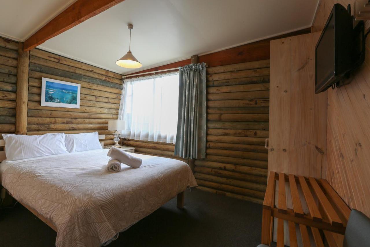 Lazy Acre Log Cabins Lakes Entrance Esterno foto